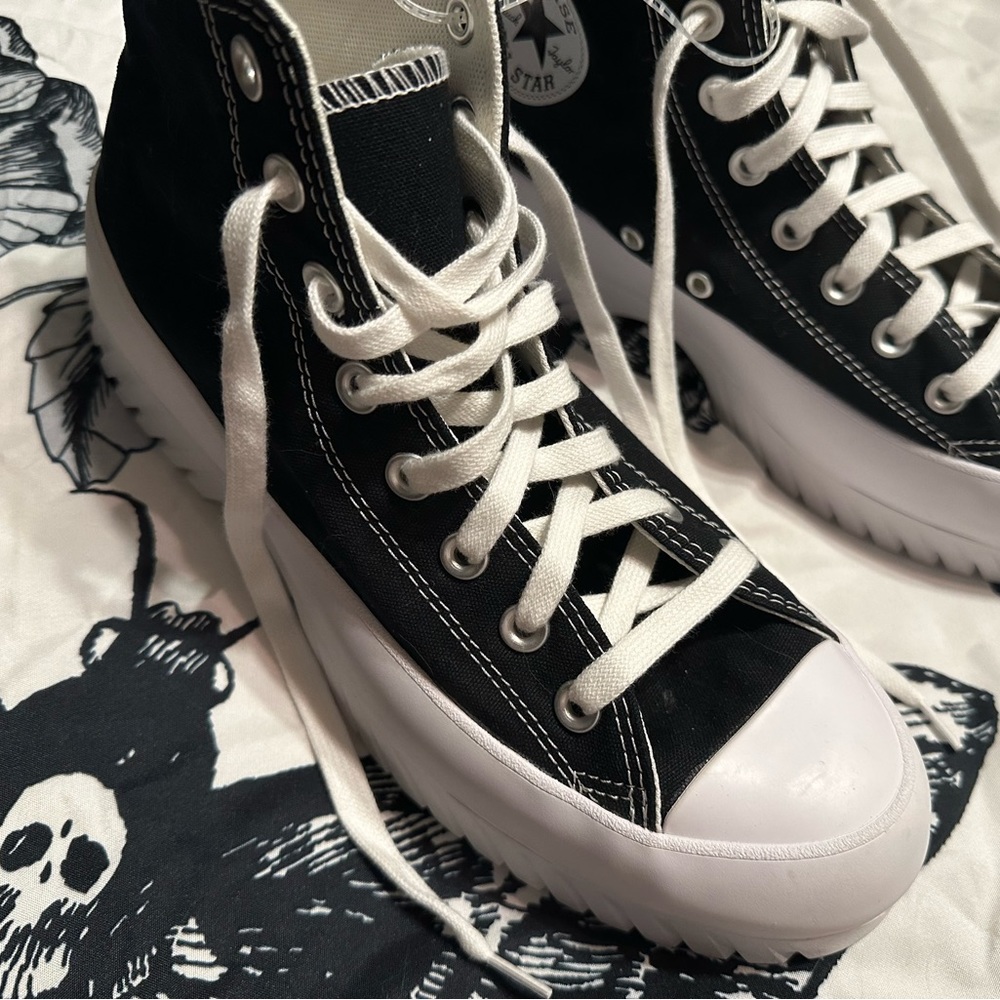 🖤 CONVERSE 🖤 NWOT 🖤 All Star Lugged 2.0 high tops 🖤